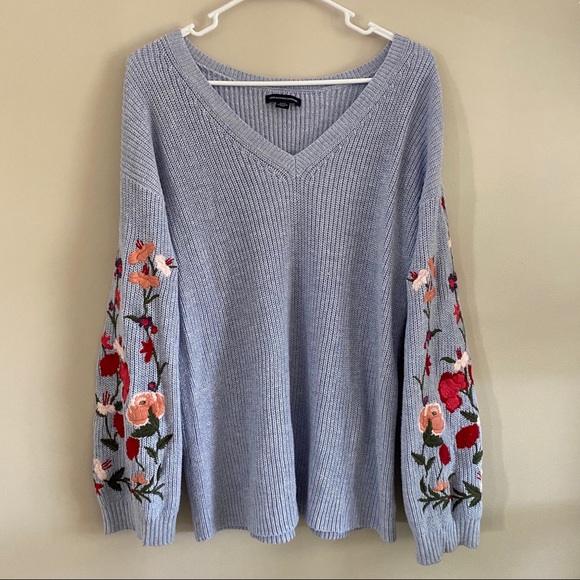 American Eagle Outfitters Sweaters - American Eagle ❁ Floral Embroidered Sweater